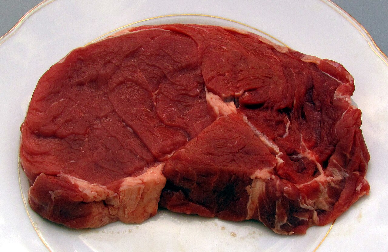 Viande de bœuf — bœuf 100 % français chez le boucher à Roanne